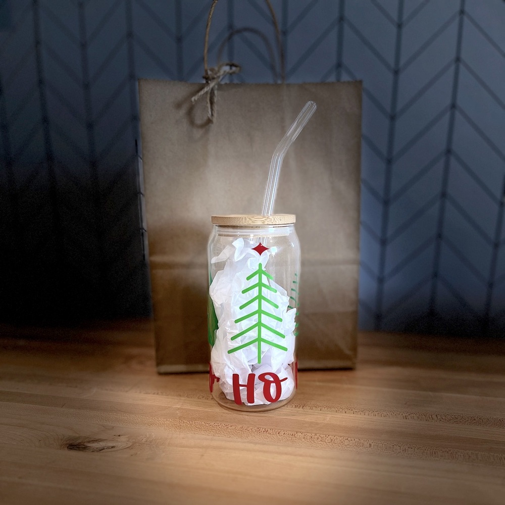 20oz glass cup with bamboo lid - HO HO HO!